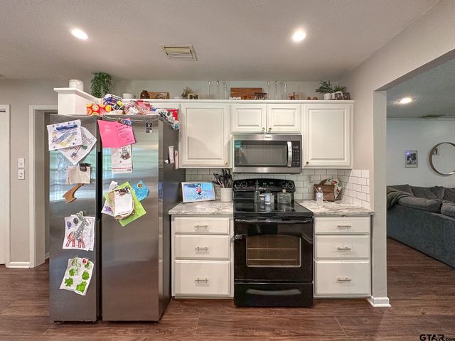 3727 Linda Kaye Dr, Longview, TX 75604