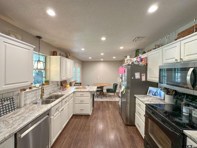 3727 Linda Kaye Dr, Longview, TX 75604