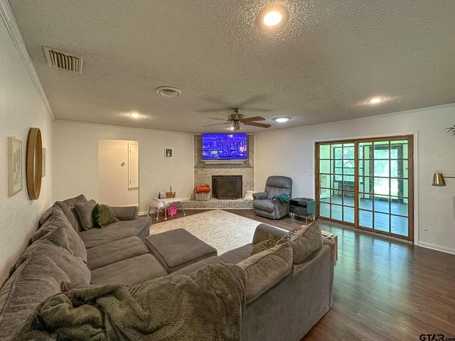 3727 Linda Kaye Dr, Longview, TX 75604