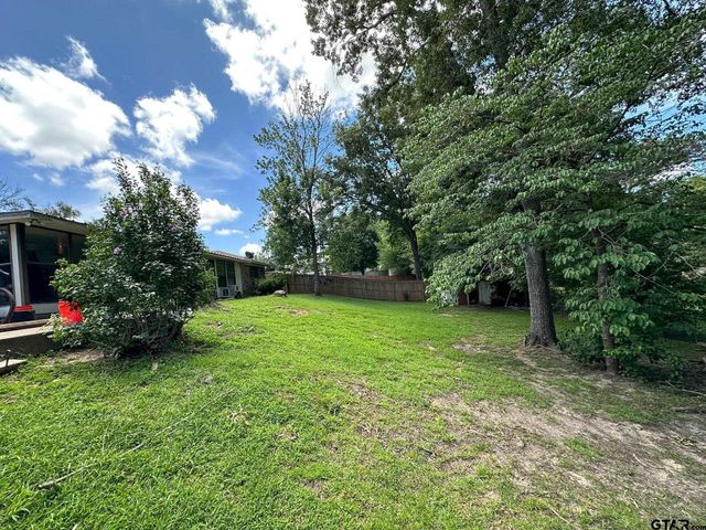 3727 Linda Kaye Dr, Longview, TX 75604