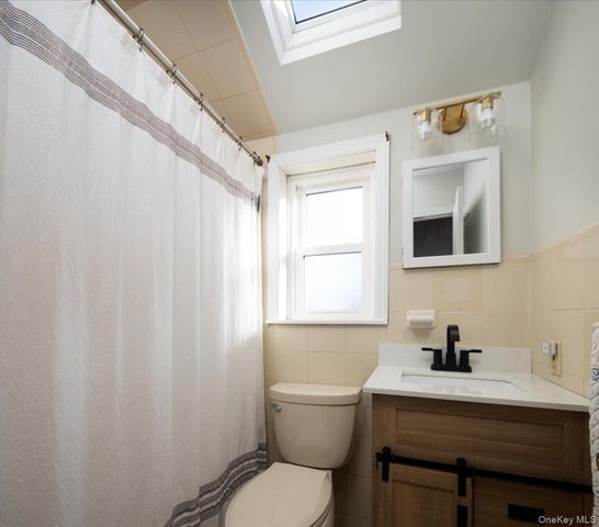 3195 Nantucket Lane, Oceanside, NY 11572