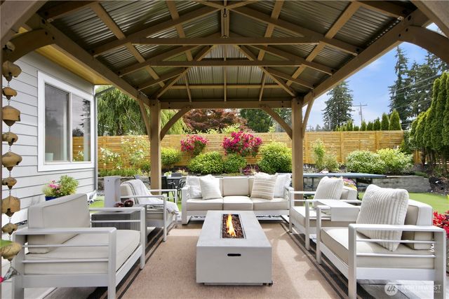 8792 116th Avenue SE, Newcastle, WA 98056