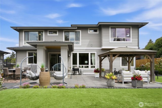 8792 116th Avenue SE, Newcastle, WA 98056