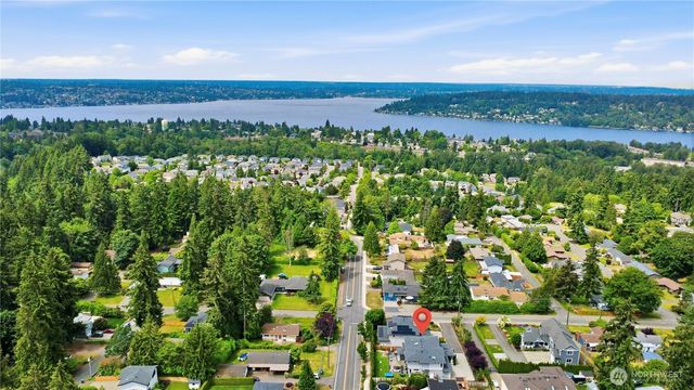 8792 116th Avenue SE, Newcastle, WA 98056