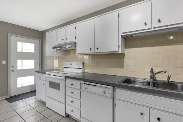 5763 Stormcroft Avenue, Westerville, OH 43081
