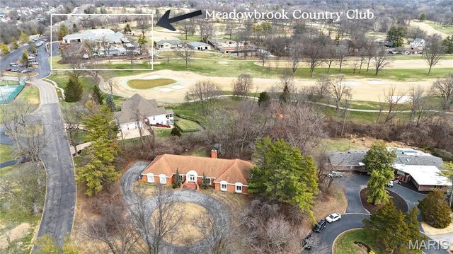 27 Meadowbrook Country Club Estate, Ballwin, MO 63011