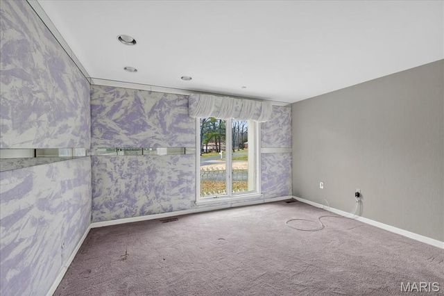 27 Meadowbrook Country Club Estate, Ballwin, MO 63011