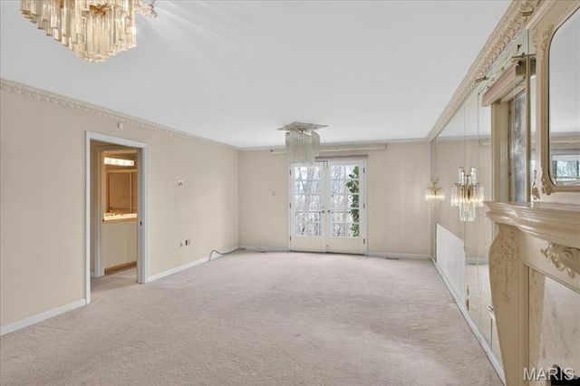 27 Meadowbrook Country Club Estate, Ballwin, MO 63011