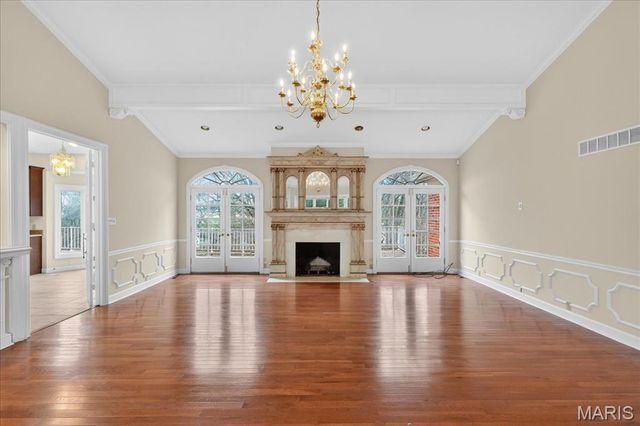 27 Meadowbrook Country Club Estate, Ballwin, MO 63011