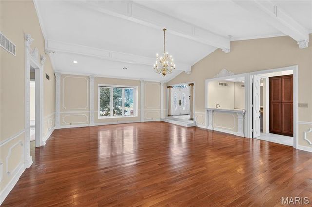 27 Meadowbrook Country Club Estate, Ballwin, MO 63011