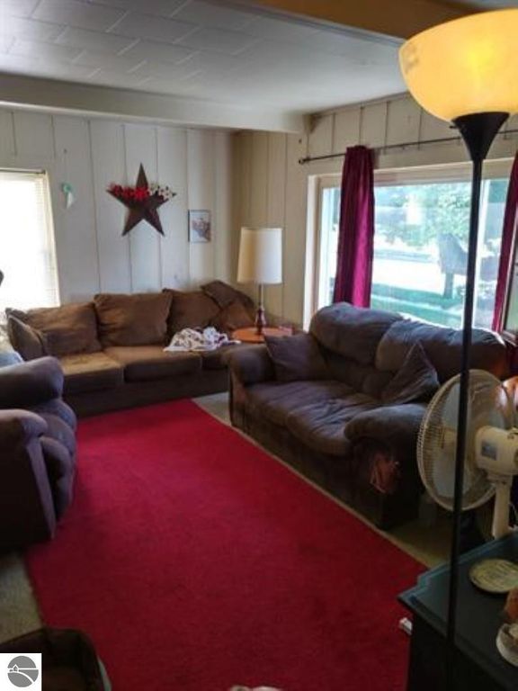 Image 5 of property listing at 722 & 722 1/2 N Main Street, Mt Pleasant, MI 48858