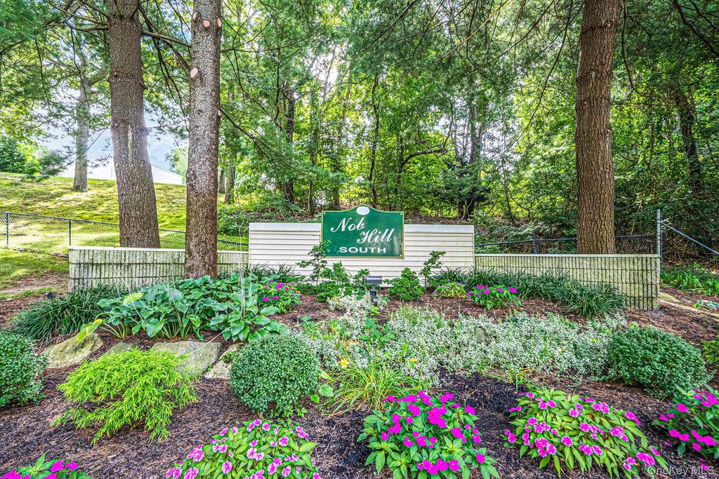 28 Richmond Boulevard 1B, Ronkonkoma, NY 11779 — photo 3