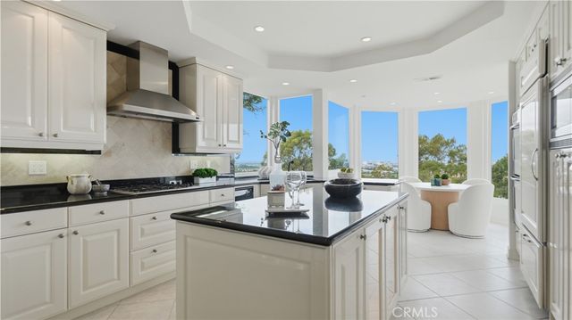 31 Saint Tropez, Newport Beach, CA 92660