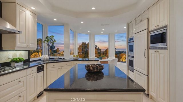 31 Saint Tropez, Newport Beach, CA 92660
