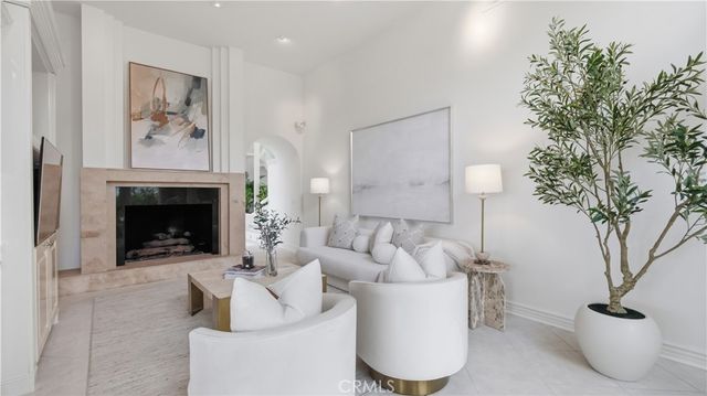 31 Saint Tropez, Newport Beach, CA 92660