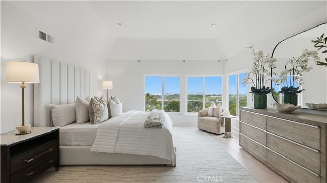 31 Saint Tropez, Newport Beach, CA 92660