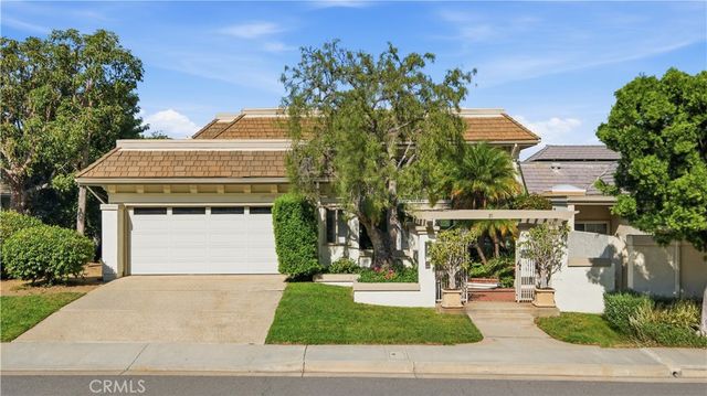 31 Saint Tropez, Newport Beach, CA 92660