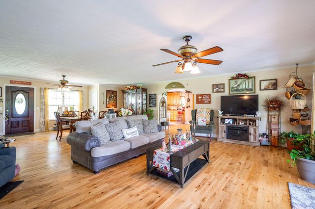 222 Bennie Camp Road, Dunlap, TN 37327