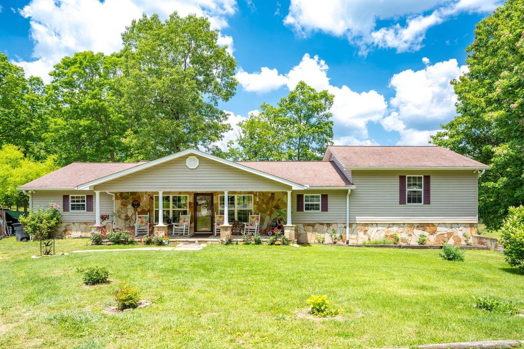 222 Bennie Camp Road, Dunlap, TN 37327