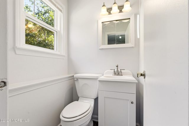107 Ridge Drive, Toms River, NJ 08753