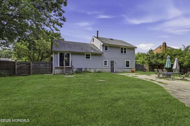 107 Ridge Drive, Toms River, NJ 08753