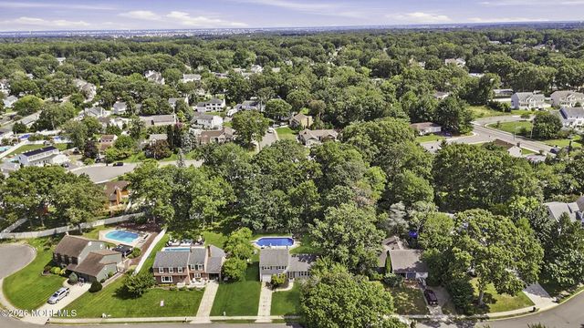 107 Ridge Drive, Toms River, NJ 08753