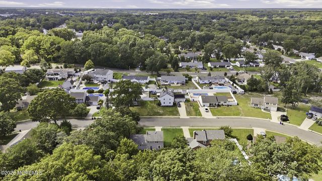 107 Ridge Drive, Toms River, NJ 08753