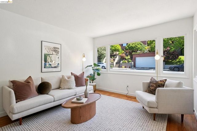 1915 Clemens Rd, Oakland, CA 94602