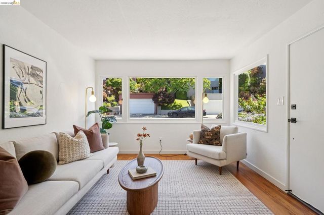 1915 Clemens Rd, Oakland, CA 94602