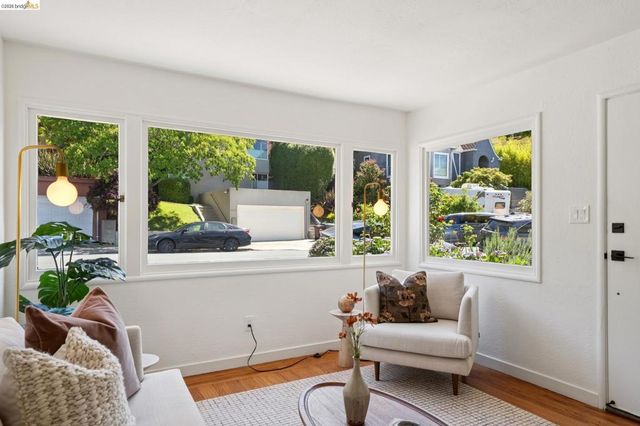 1915 Clemens Rd, Oakland, CA 94602