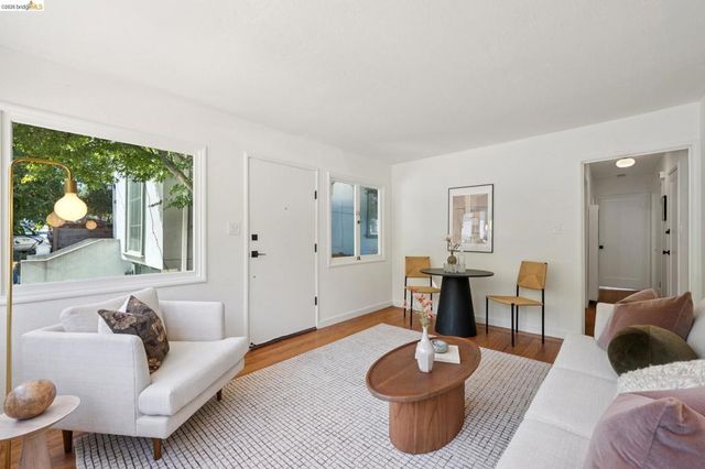 1915 Clemens Rd, Oakland, CA 94602