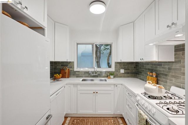 1915 Clemens Rd, Oakland, CA 94602