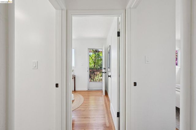 1915 Clemens Rd, Oakland, CA 94602
