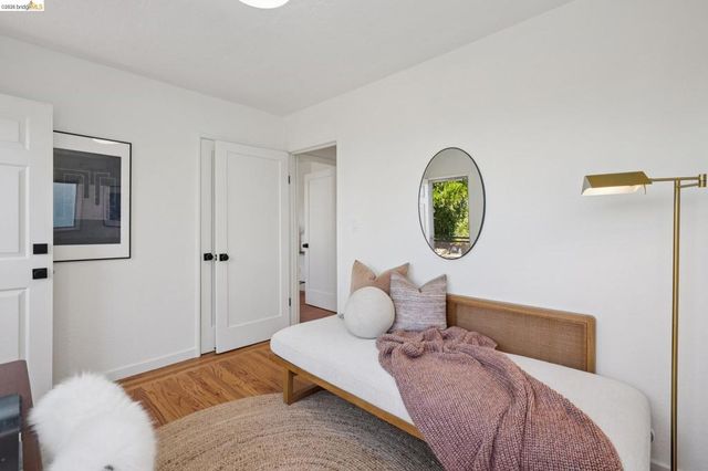 1915 Clemens Rd, Oakland, CA 94602