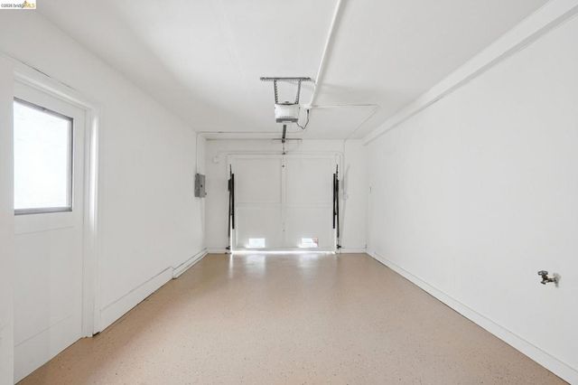1915 Clemens Rd, Oakland, CA 94602