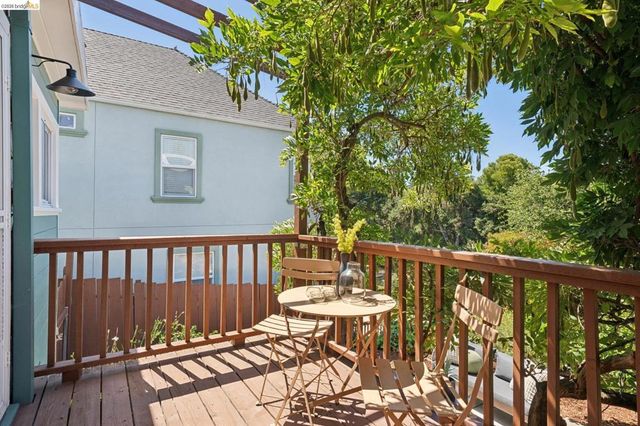 1915 Clemens Rd, Oakland, CA 94602