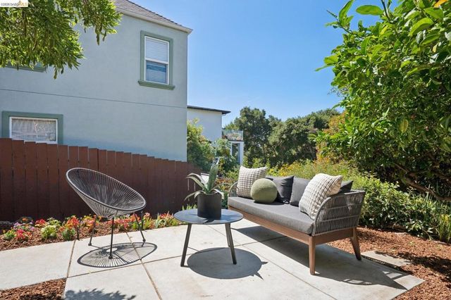 1915 Clemens Rd, Oakland, CA 94602