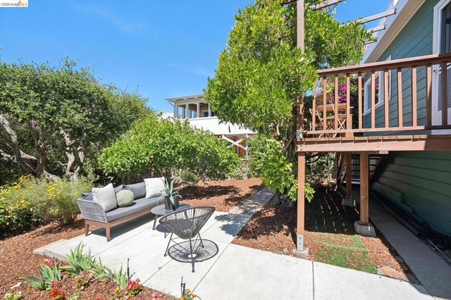 1915 Clemens Rd, Oakland, CA 94602