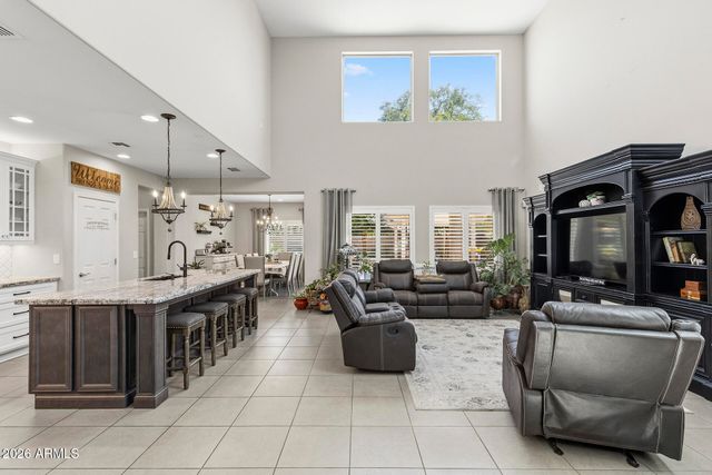 17327 W STRAIGHT ARROW Lane, Surprise, AZ 85387