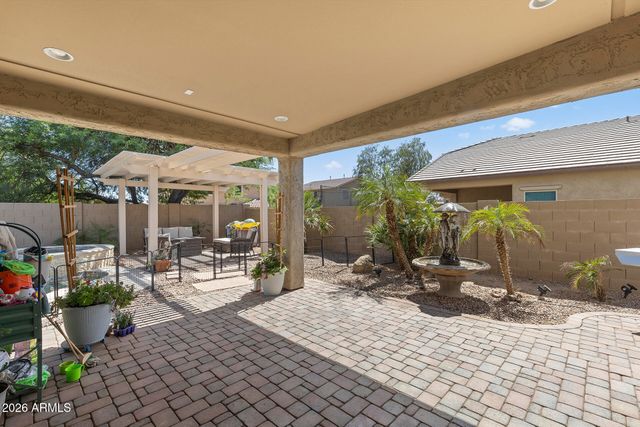 17327 W STRAIGHT ARROW Lane, Surprise, AZ 85387
