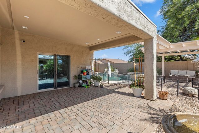 17327 W STRAIGHT ARROW Lane, Surprise, AZ 85387