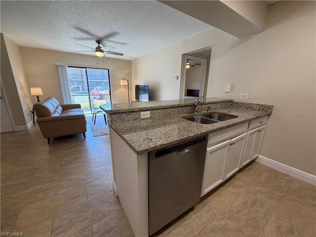5327 Summerlin RD 2707, Fort Myers, FL 33919