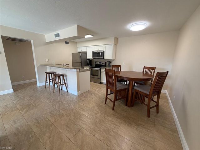 5327 Summerlin RD 2707, Fort Myers, FL 33919