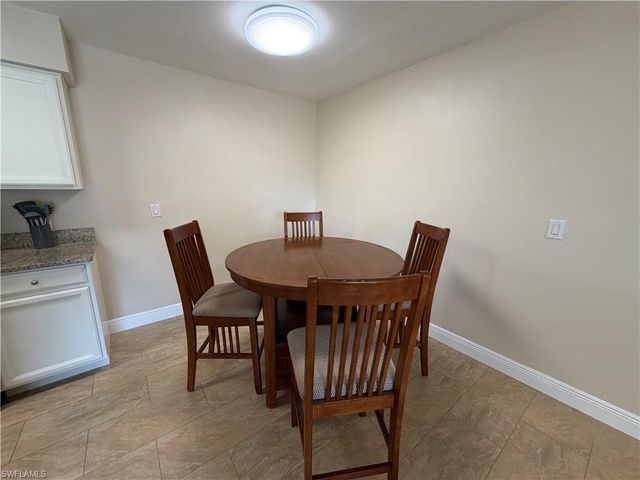 5327 Summerlin RD 2707, Fort Myers, FL 33919