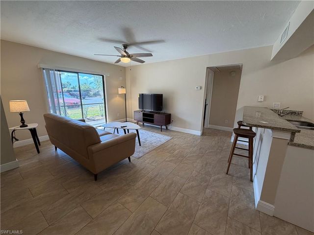 5327 Summerlin RD 2707, Fort Myers, FL 33919