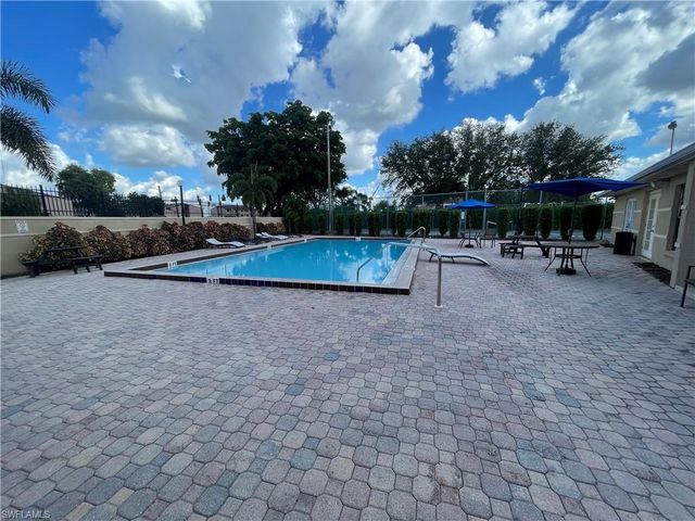 5327 Summerlin RD 2707, Fort Myers, FL 33919