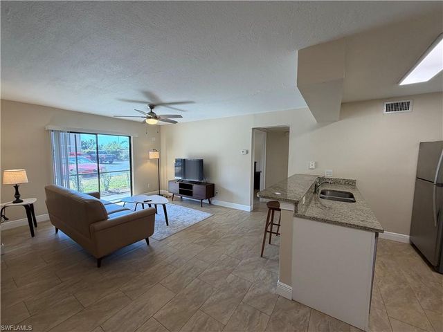 5327 Summerlin RD 2707, Fort Myers, FL 33919