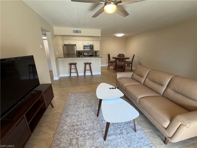 5327 Summerlin RD 2707, Fort Myers, FL 33919