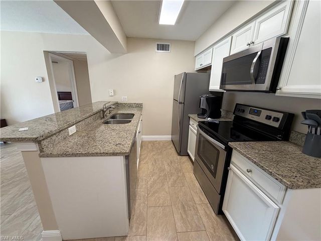 5327 Summerlin RD 2707, Fort Myers, FL 33919