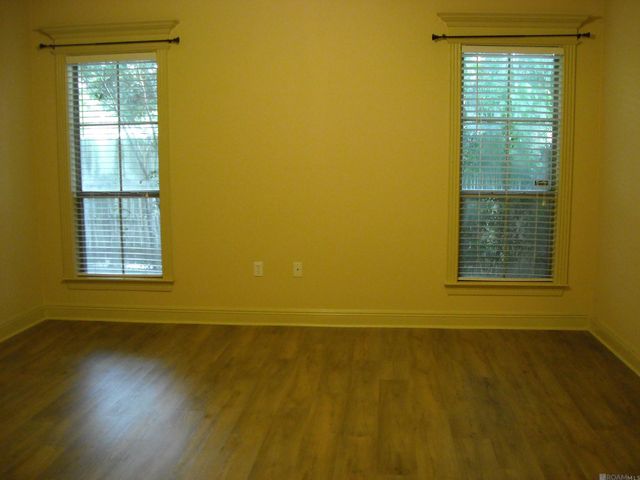 10655 Woodland Oaks, Baton Rouge, LA 70809